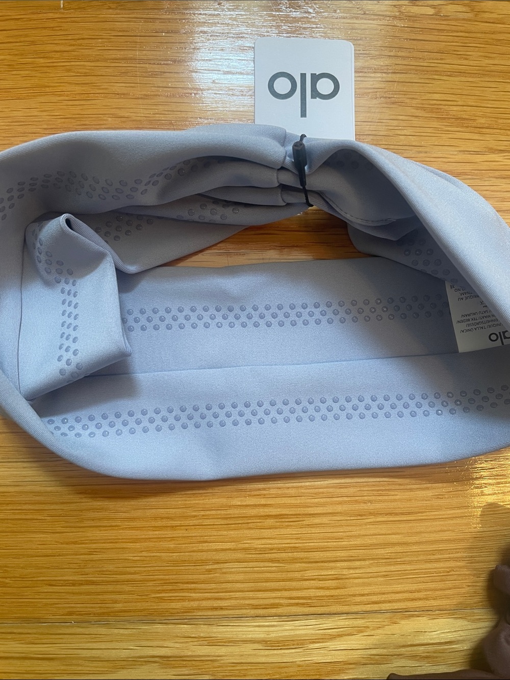 NWT New with Tags ALO Yoga Winter Frost Headband and Brown Scrunchie - Picture 4 of 4